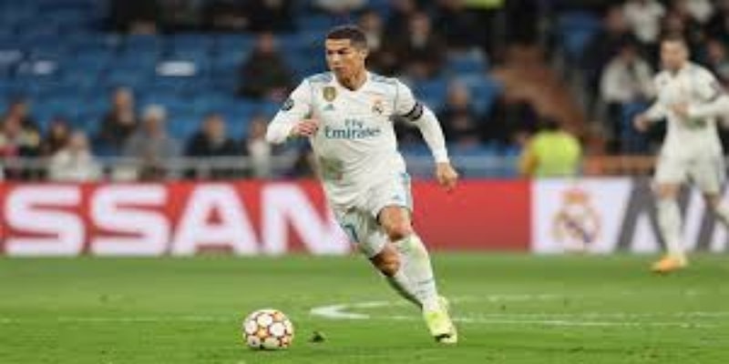 战术革新：穆里尼奥3-4-3阵型与贝尔的角色-万博体育