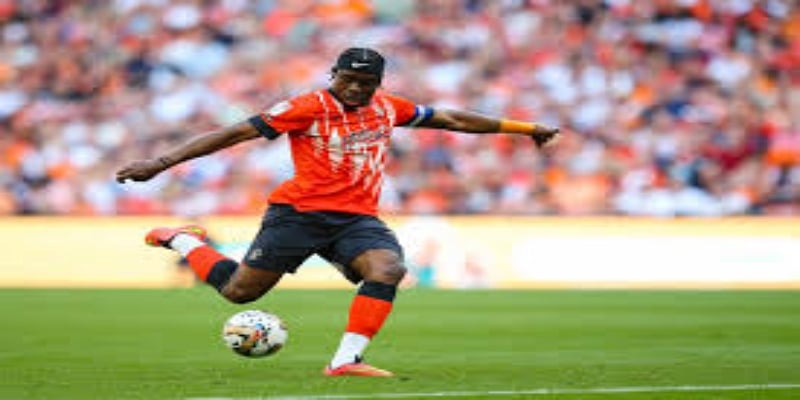 技术革新：拉亚如何用脚下技术重塑门将角色-万博体育