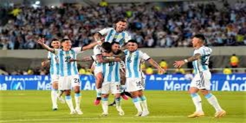 战术核心：马蒂诺4-3-3体系摧毁玻利维亚防线- 万博体育