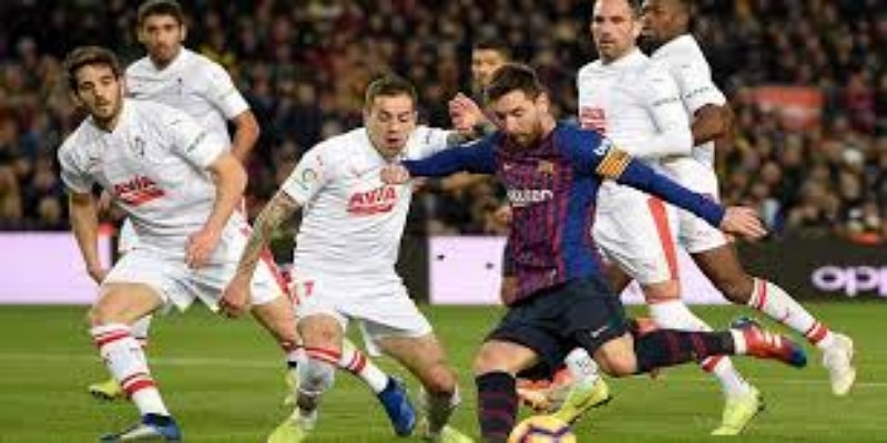 下半场关键时刻：柯克头球致胜- 万博体育