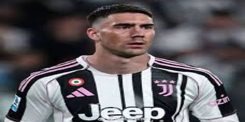 万博体育解析：转会谈判背后的拉锯与战略考量-万博体育